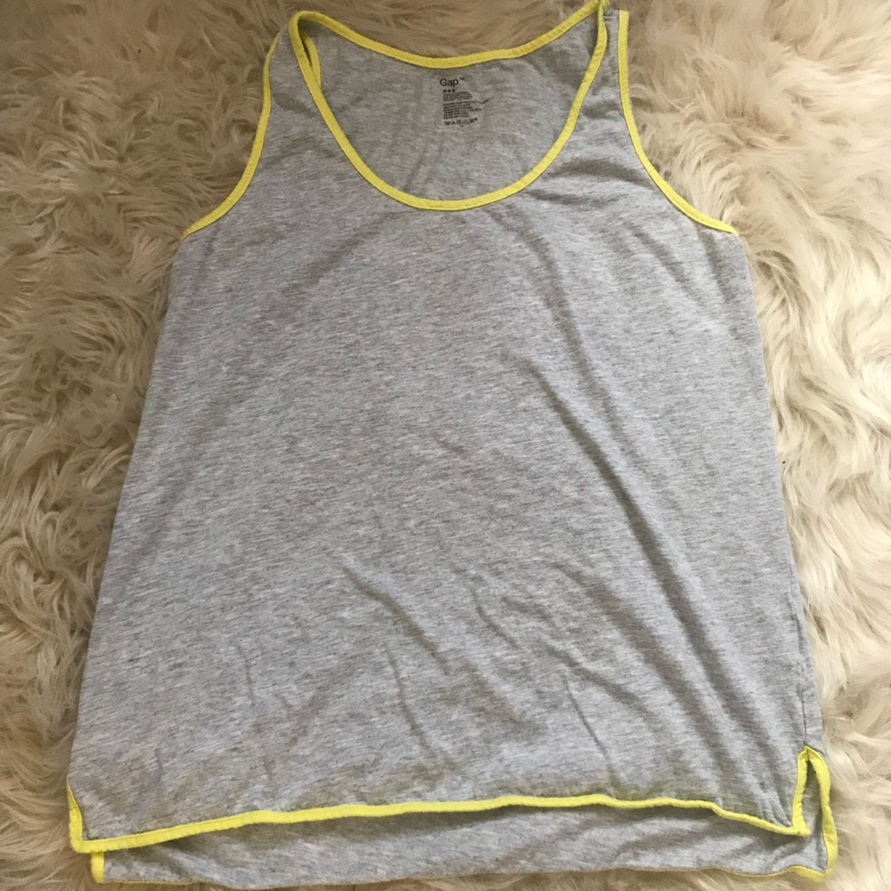 Gray tank top with yellow piping M